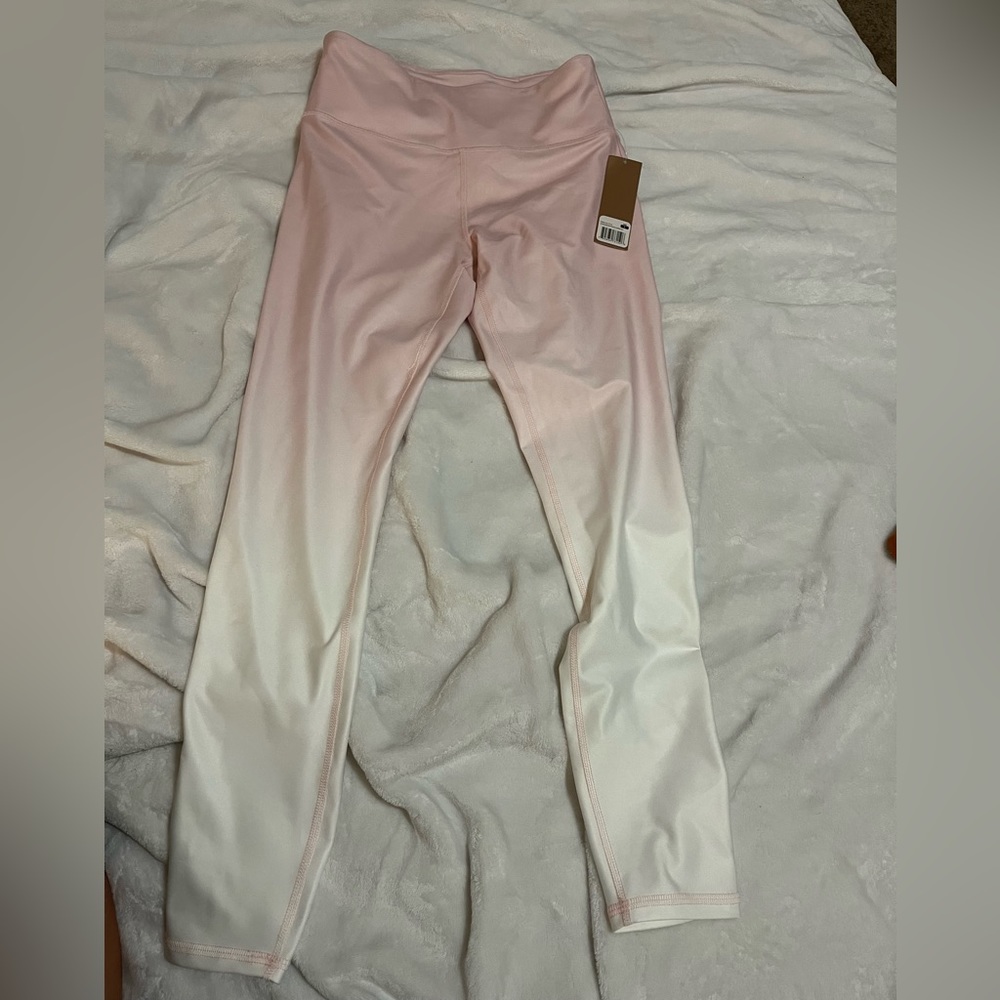 NEVER WORN - brand new ellie activewear leggings size Small ombré pink- white